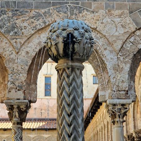 مبيت وإفطار مونريالي Casa Normanna المظهر الخارجي الصورة