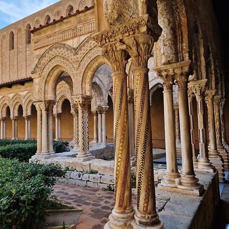 مبيت وإفطار مونريالي Casa Normanna المظهر الخارجي الصورة