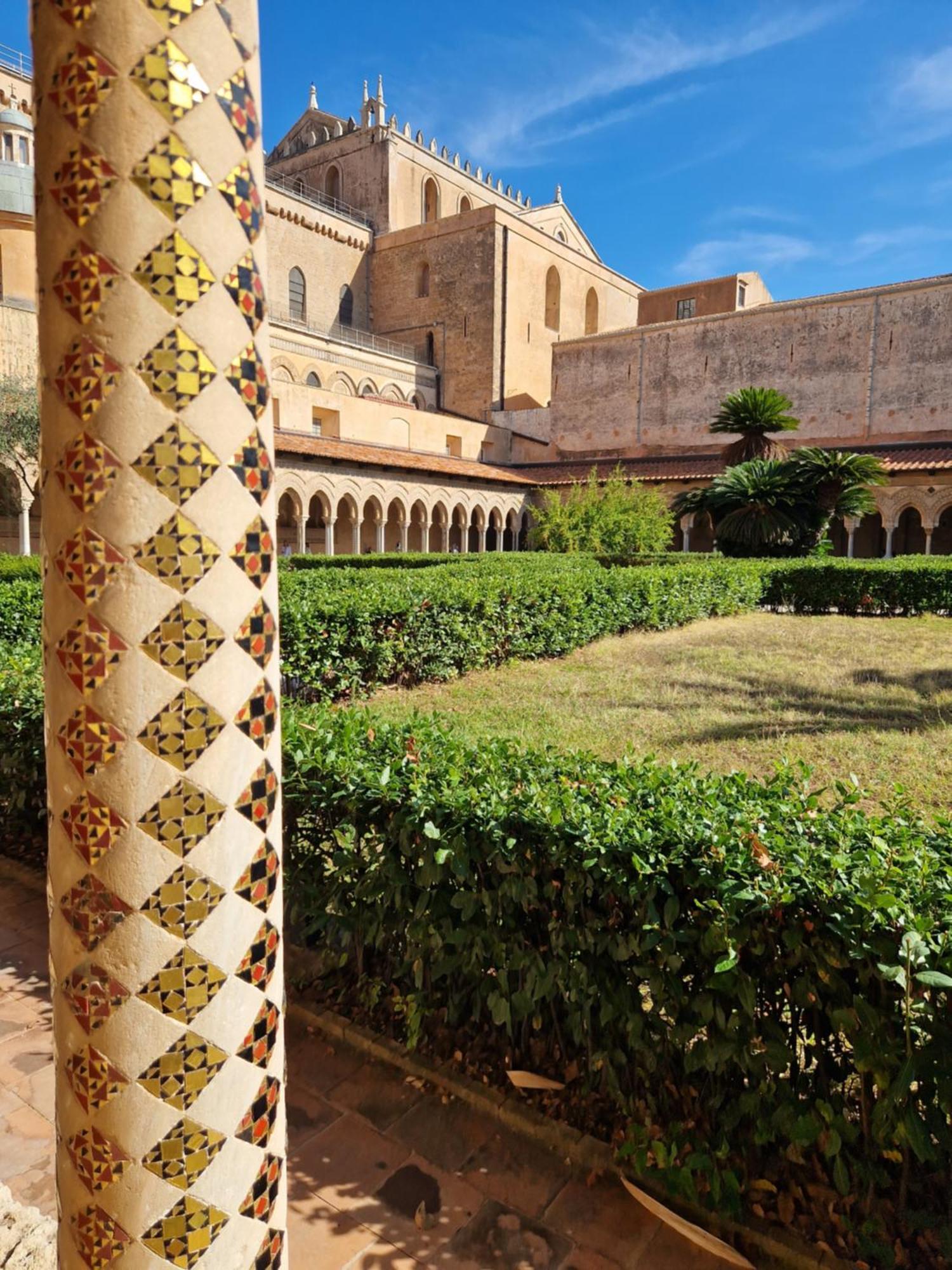 مبيت وإفطار مونريالي Casa Normanna المظهر الخارجي الصورة